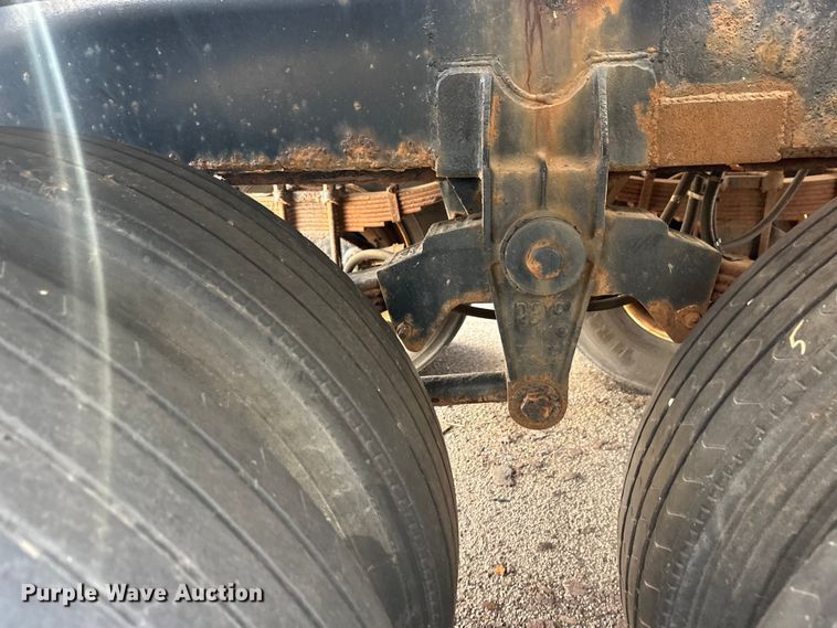 image for item FK1819 1985 Stainless Tank Trailers tank trailer