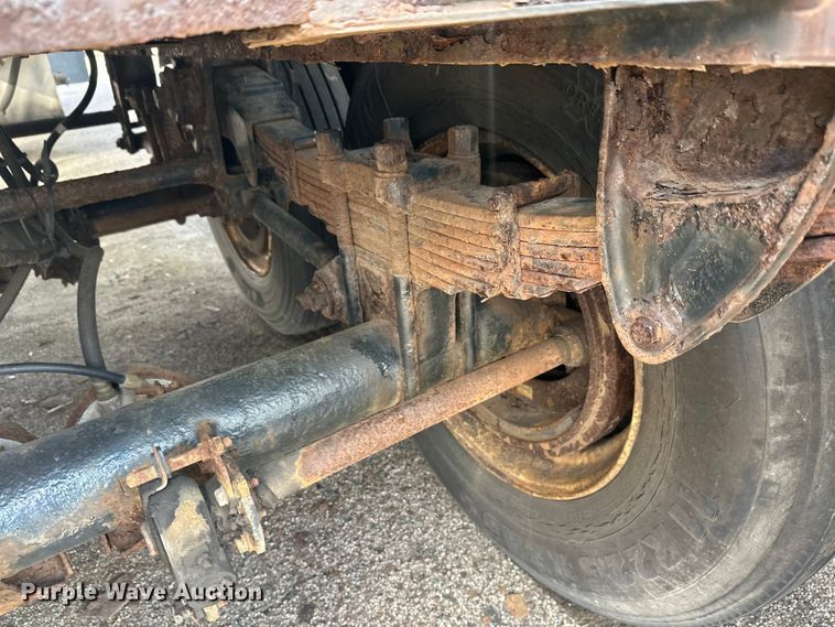 image for item FK1819 1985 Stainless Tank Trailers tank trailer