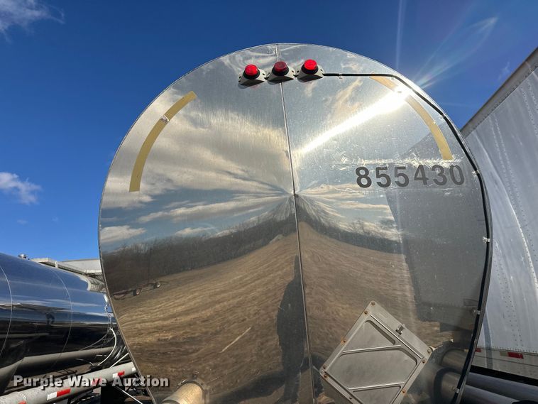 image for item FK1819 1985 Stainless Tank Trailers tank trailer