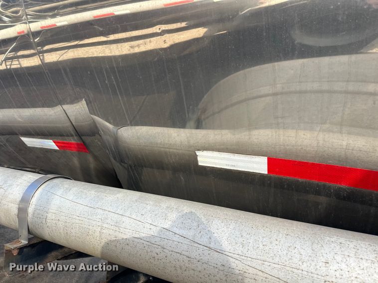 image for item FK1819 1985 Stainless Tank Trailers tank trailer