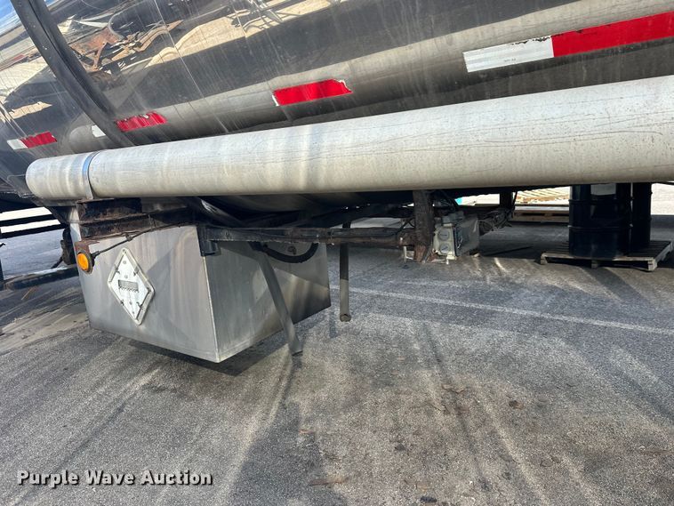 image for item FK1819 1985 Stainless Tank Trailers tank trailer