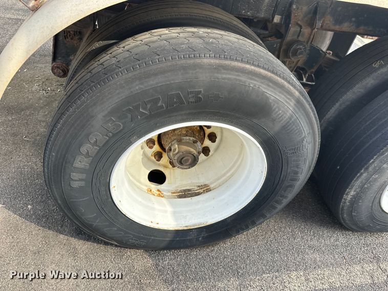 image for item FK1819 1985 Stainless Tank Trailers tank trailer