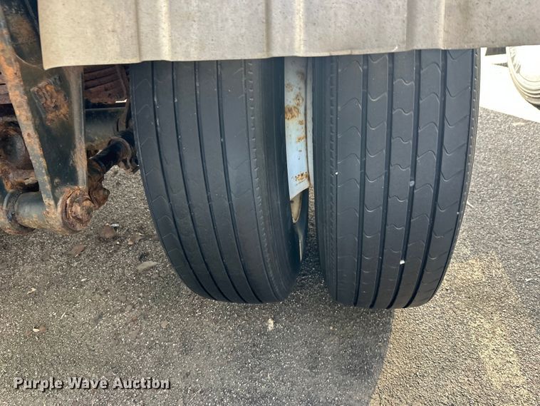 image for item FK1819 1985 Stainless Tank Trailers tank trailer