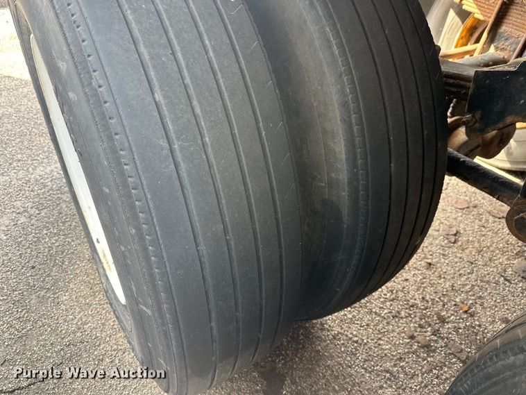 image for item FK1819 1985 Stainless Tank Trailers tank trailer