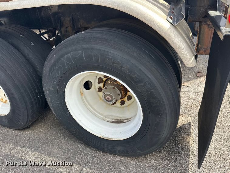 image for item FK1819 1985 Stainless Tank Trailers tank trailer