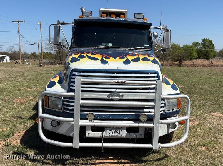 image for item FK2600 1992 Ford LTLA9000 semi truck