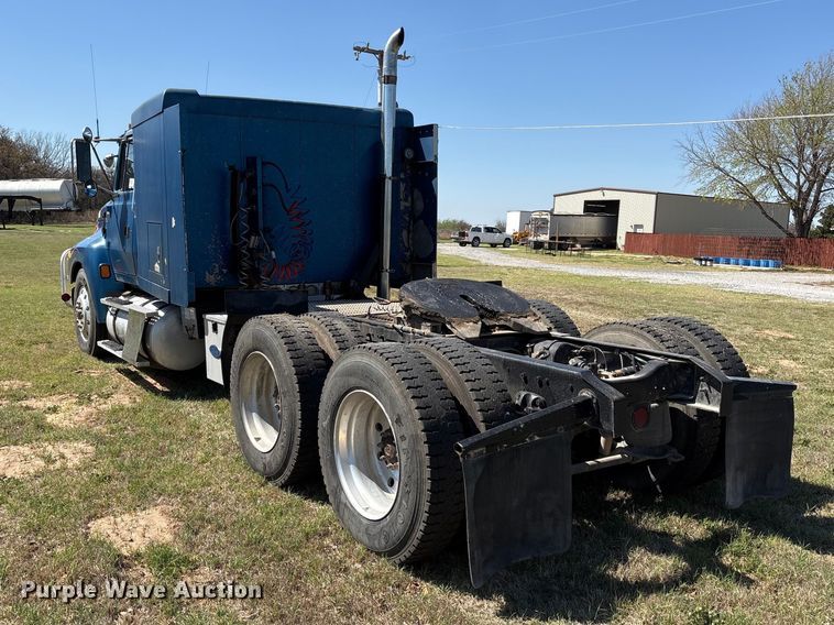 image for item FK2600 1992 Ford LTLA9000 semi truck