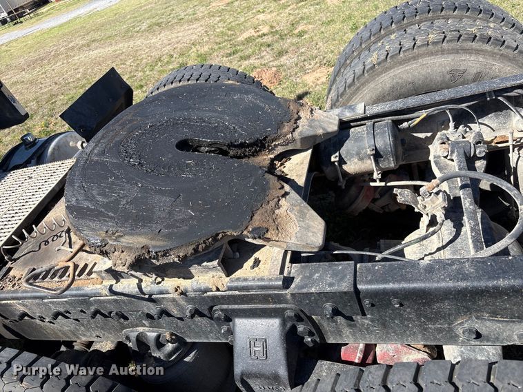 image for item FK2600 1992 Ford LTLA9000 semi truck