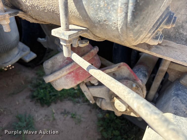 image for item FK2600 1992 Ford LTLA9000 semi truck