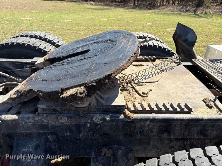 image for item FK2600 1992 Ford LTLA9000 semi truck