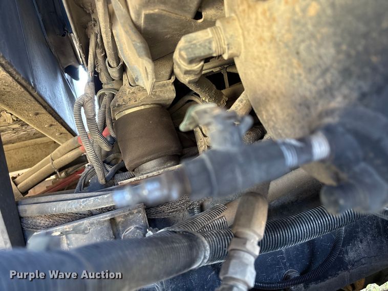 image for item FK2600 1992 Ford LTLA9000 semi truck