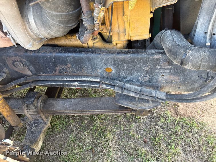 image for item FK2600 1992 Ford LTLA9000 semi truck