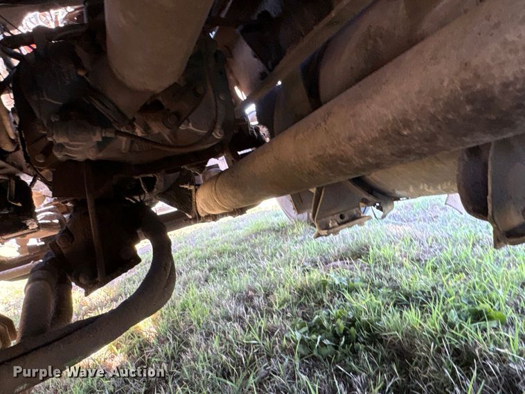 image for item FK2600 1992 Ford LTLA9000 semi truck