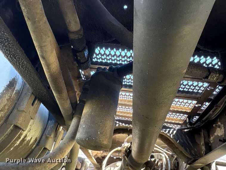 image for item FK2600 1992 Ford LTLA9000 semi truck