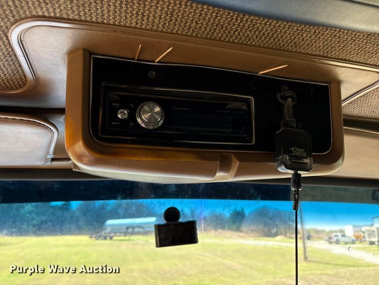 image for item FK2600 1992 Ford LTLA9000 semi truck