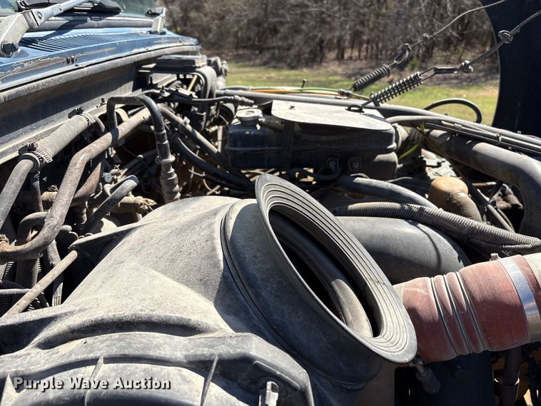 image for item FK2600 1992 Ford LTLA9000 semi truck