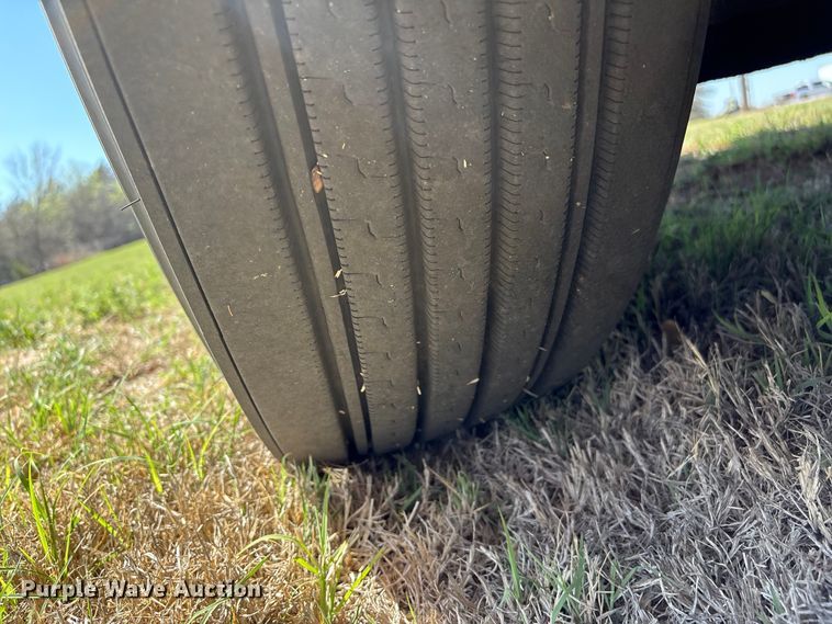 image for item FK2600 1992 Ford LTLA9000 semi truck