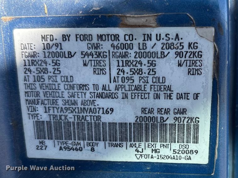 image for item FK2600 1992 Ford LTLA9000 semi truck