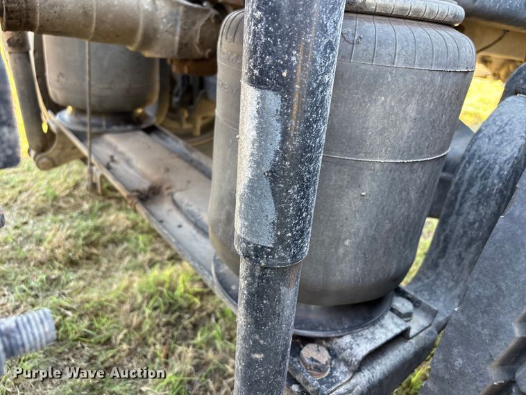 image for item FK2603 2007 Mack CHN semi truck