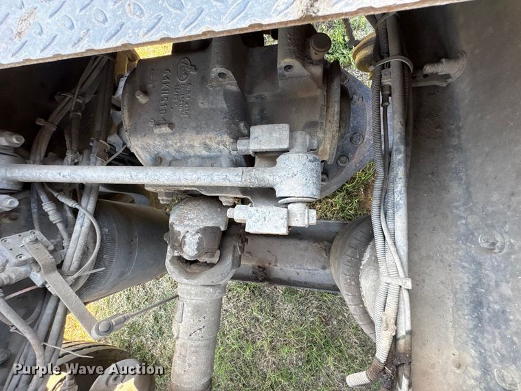 image for item FK2603 2007 Mack CHN semi truck