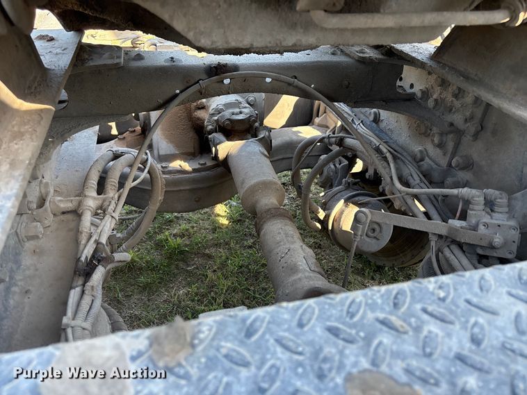 image for item FK2603 2007 Mack CHN semi truck