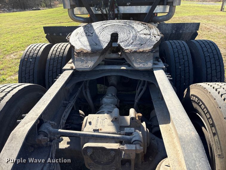 image for item FK2603 2007 Mack CHN semi truck