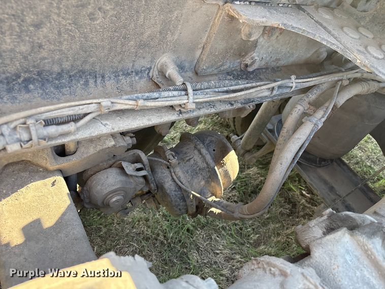 image for item FK2603 2007 Mack CHN semi truck