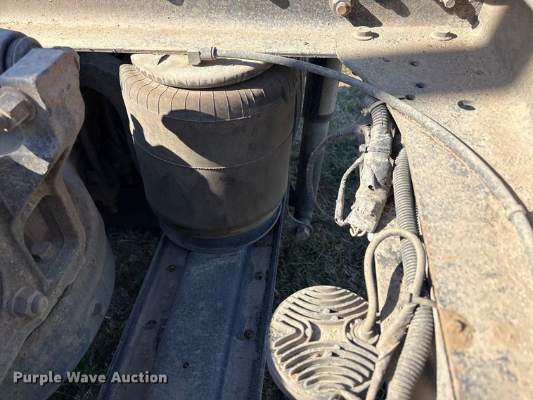 image for item FK2603 2007 Mack CHN semi truck