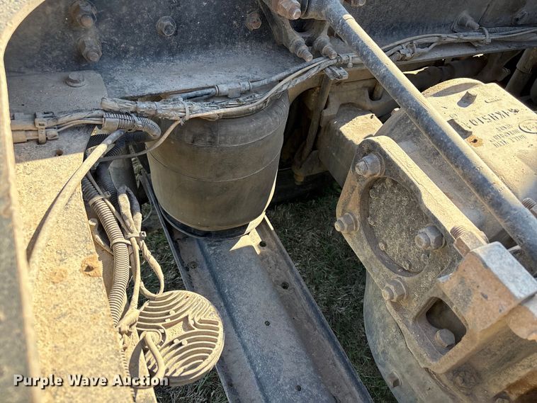 image for item FK2603 2007 Mack CHN semi truck