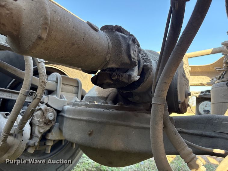 image for item FK2603 2007 Mack CHN semi truck