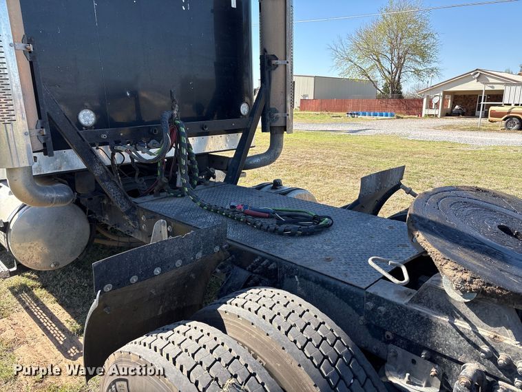 image for item FK2603 2007 Mack CHN semi truck