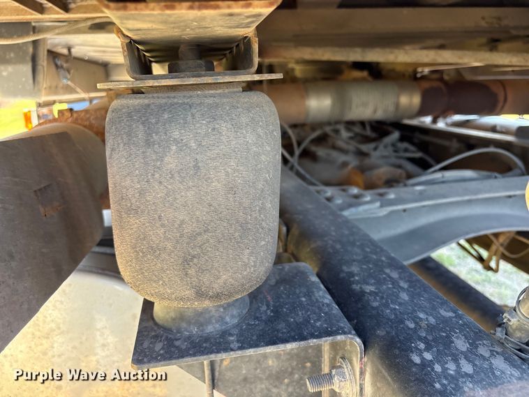 image for item FK2603 2007 Mack CHN semi truck