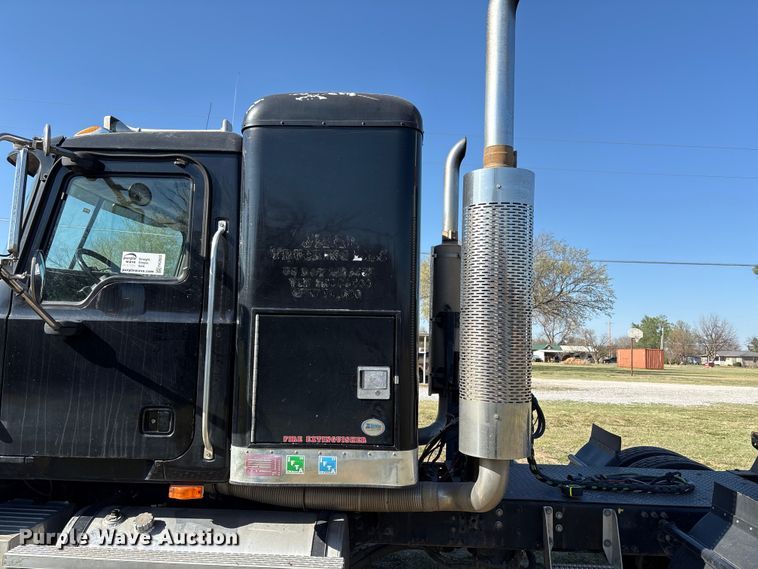 image for item FK2603 2007 Mack CHN semi truck