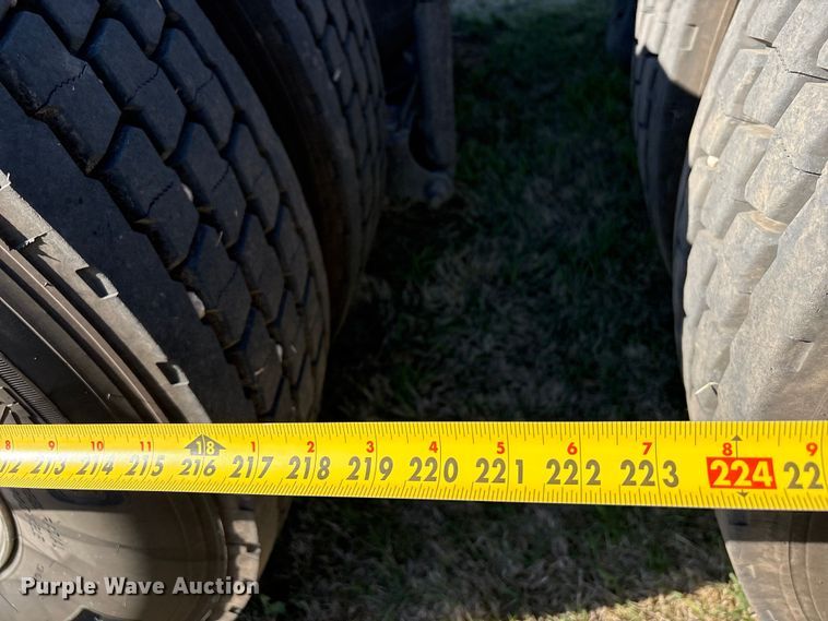 image for item FK2603 2007 Mack CHN semi truck