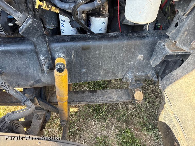 image for item FK2603 2007 Mack CHN semi truck