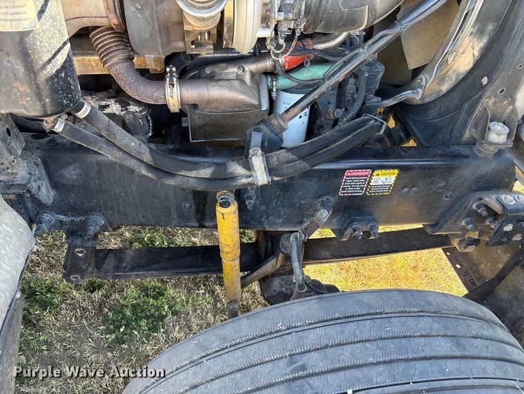 image for item FK2603 2007 Mack CHN semi truck