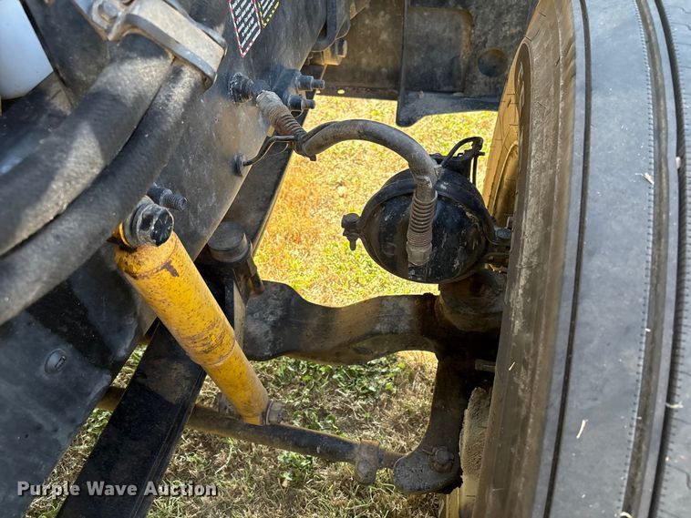 image for item FK2603 2007 Mack CHN semi truck