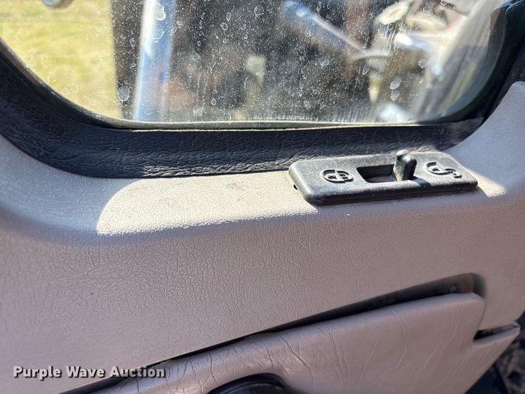 image for item FK2603 2007 Mack CHN semi truck