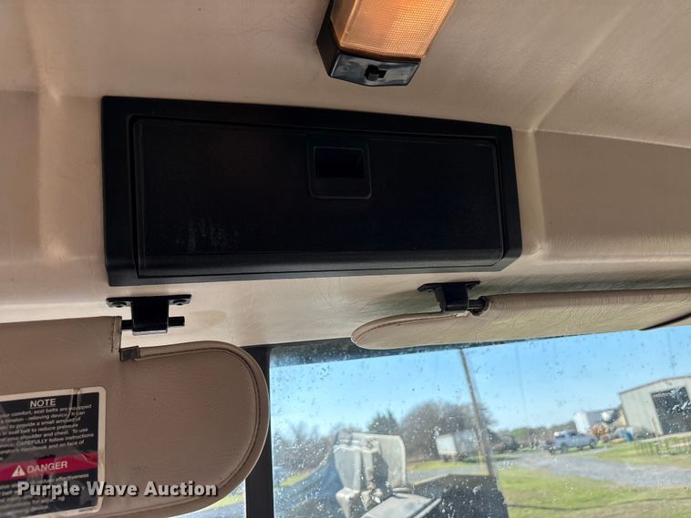 image for item FK2603 2007 Mack CHN semi truck