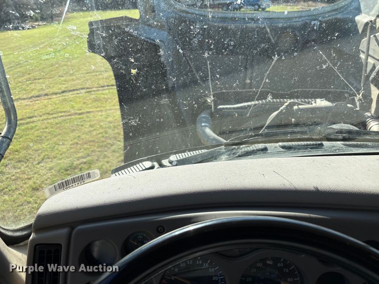 image for item FK2603 2007 Mack CHN semi truck