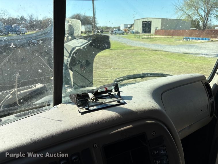 image for item FK2603 2007 Mack CHN semi truck