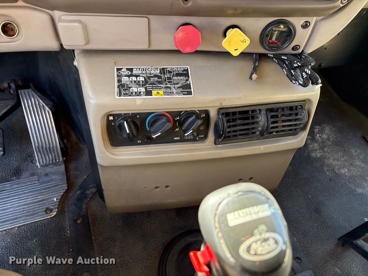 image for item FK2603 2007 Mack CHN semi truck