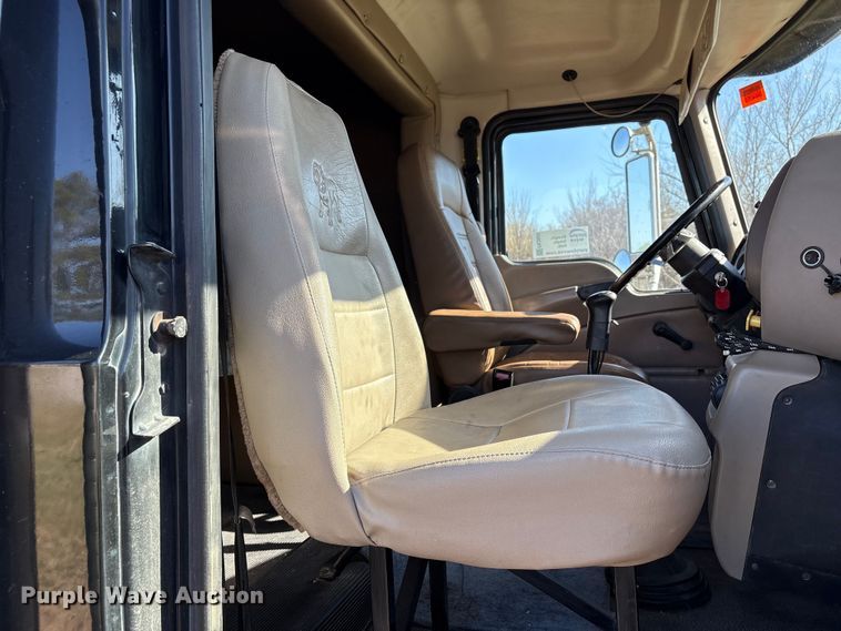 image for item FK2603 2007 Mack CHN semi truck