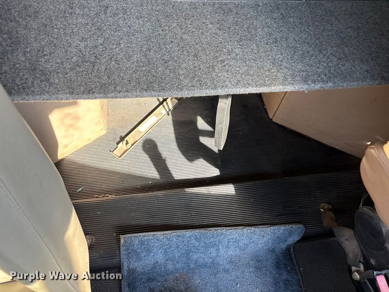 image for item FK2603 2007 Mack CHN semi truck