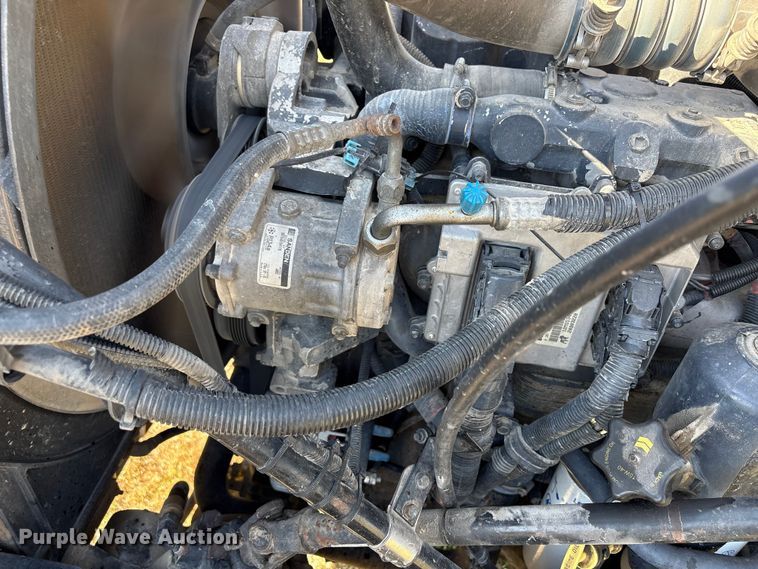 image for item FK2603 2007 Mack CHN semi truck