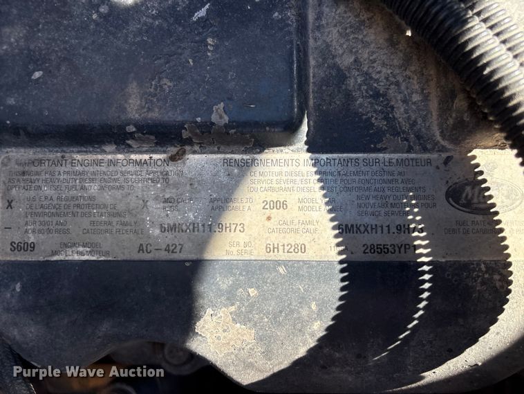 image for item FK2603 2007 Mack CHN semi truck