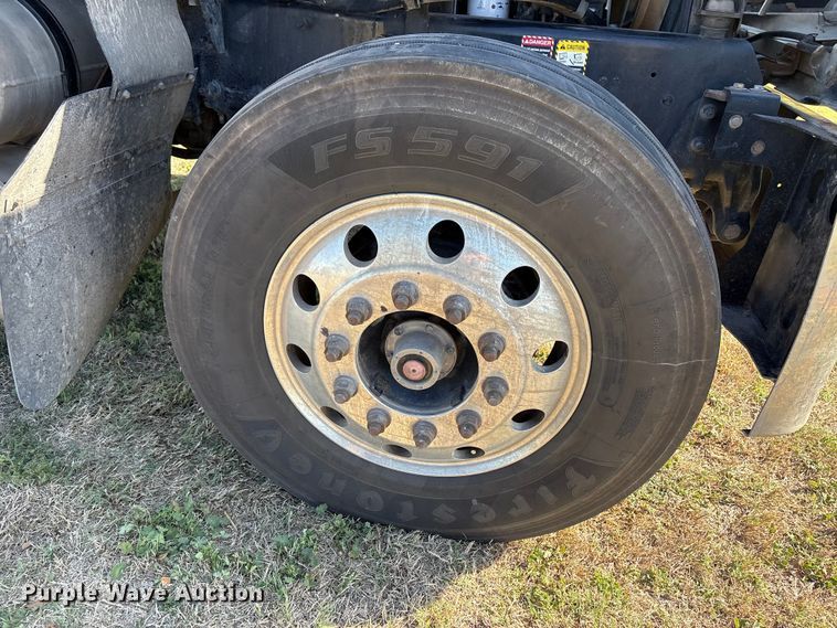 image for item FK2603 2007 Mack CHN semi truck