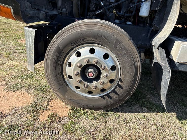 image for item FK2603 2007 Mack CHN semi truck