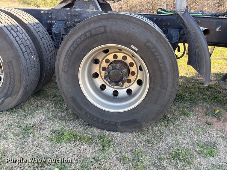 image for item FK2603 2007 Mack CHN semi truck