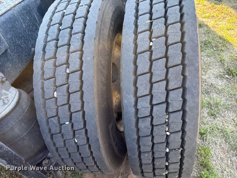 image for item FK2603 2007 Mack CHN semi truck